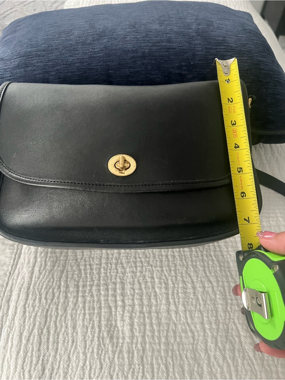 Vintage Coach Black Leather Saddle Crossbody with Gold Turnlock - Picture 7 of 11